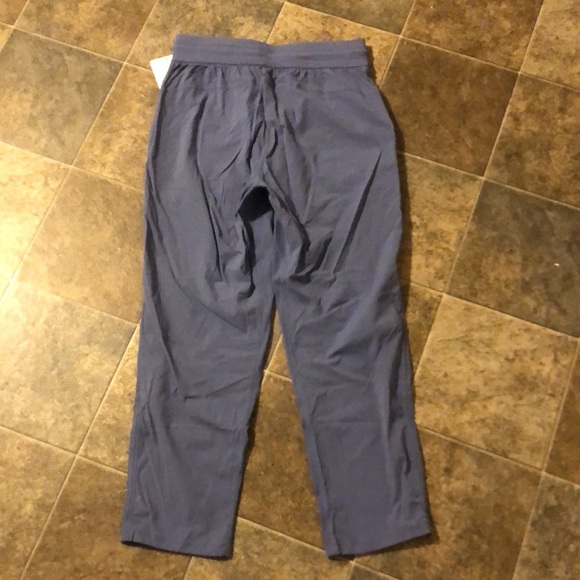 LULULEMON Beyond the Studio Crop Water Drop NWT - Picture 10 of 11